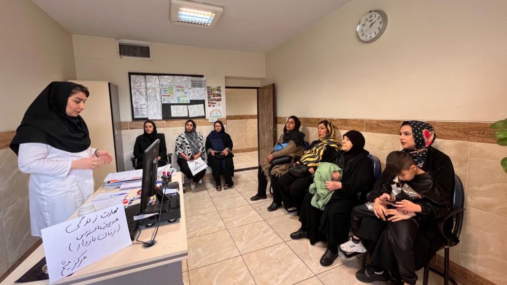برپایی میز خدمت نوجوان سالم به مناسبت هفته جوانی جمعیت و هفته سلامت در مرکز خدمات جامع سلامت میثم 